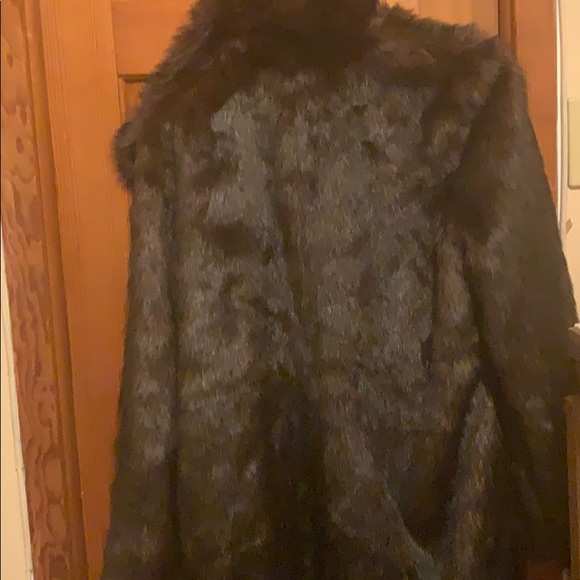 Faux fur coat - Picture 4 of 4